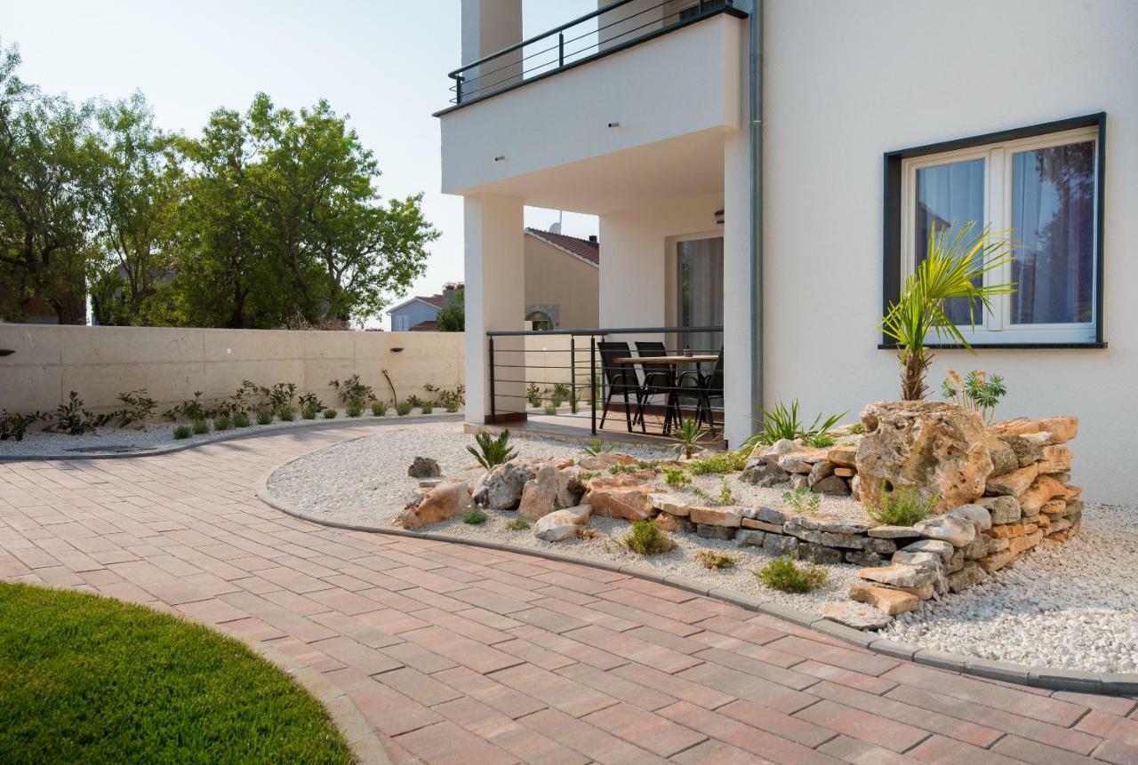 Villa Anja เปโรย ภายนอก รูปภาพ