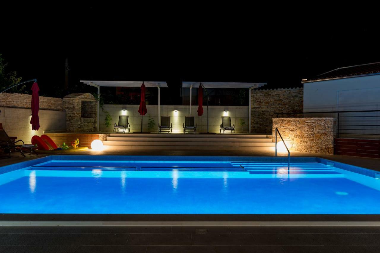 Villa Anja เปโรย ภายนอก รูปภาพ