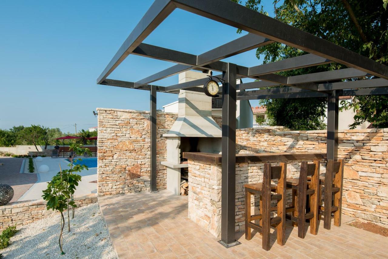 Villa Anja เปโรย ภายนอก รูปภาพ