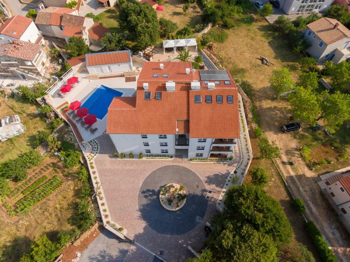 Villa Anja เปโรย ภายนอก รูปภาพ