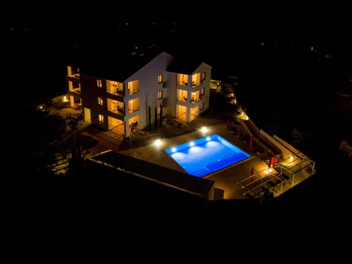Villa Anja เปโรย ภายนอก รูปภาพ